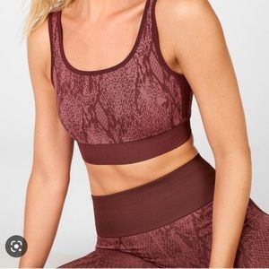 Fabletics snake skin work out set